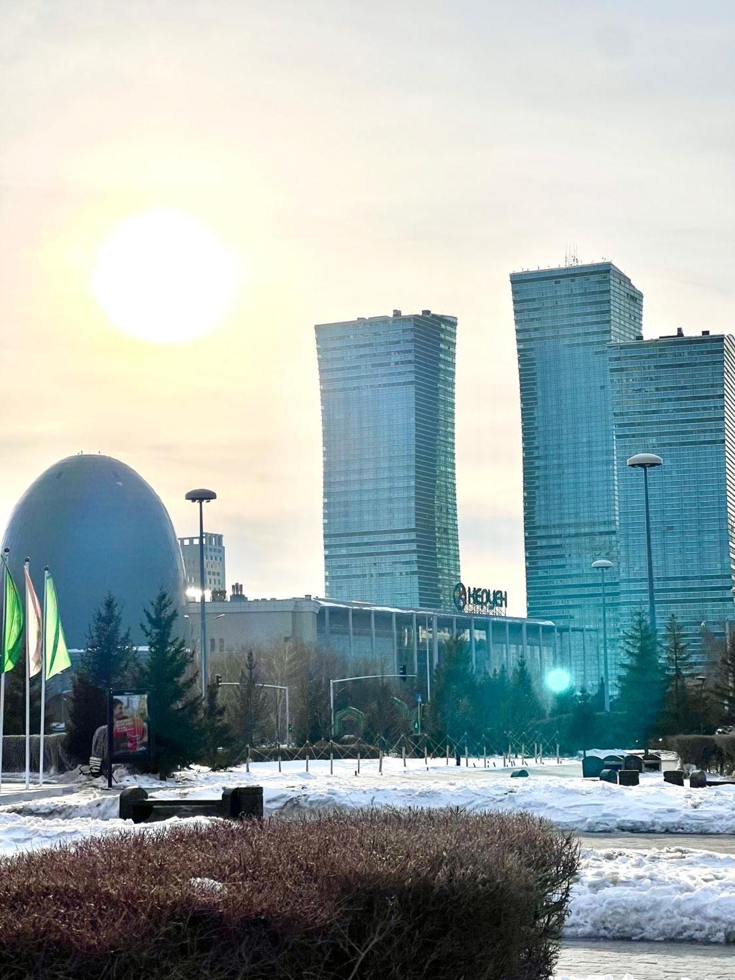 7 Очень Теплая Возле Байтерека Квартира Для 1-4 Человек Astana Zewnętrze zdjęcie